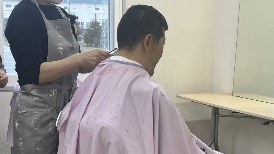 理容師が出張カット