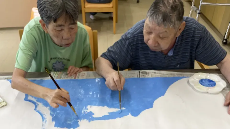 隣接の活動棟で、体操を楽しむなごみ班
